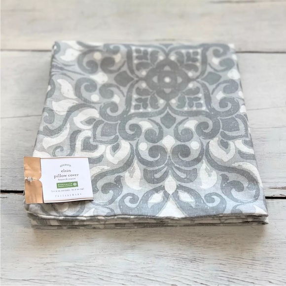 1 NEW Pottery Barn Elsin 22x22” Linen Cotton Pillow Cover Gray Floral Medallion - Picture 10 of 10
